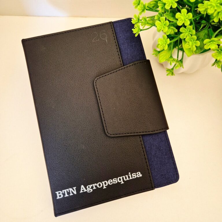Agenda 2026 em couro sintético personalizada